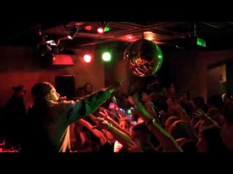 "Catch The Moment"  krok do tjuna Mariki & Bay-C