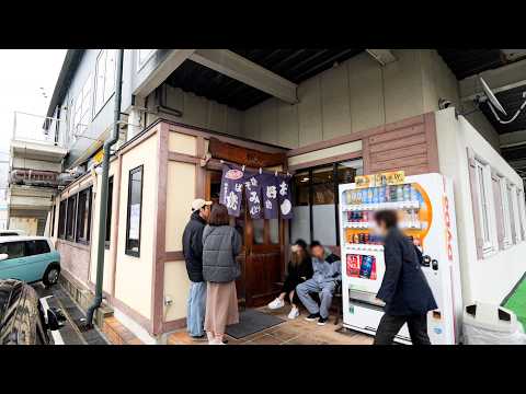 Amazing cooking skills!! Japanese teppanyaki chef makes 100 okomi-yaki a day.