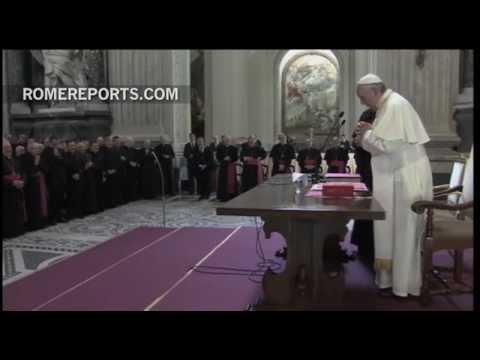 El Papa dialoga con los sacerdotes de Roma sobre sus dificultades