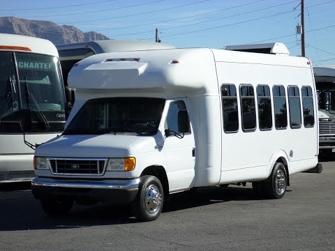 Used bus For Sale - 2006 Ford Supreme Startrans Wheelchair Bus S69711