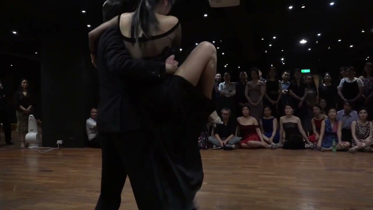 Video thumbnail for 20240601 Exhibition of Gustavo y Catarina, (Cam2) [Claudia Codega y Esteban Moreno Tango Workshop]