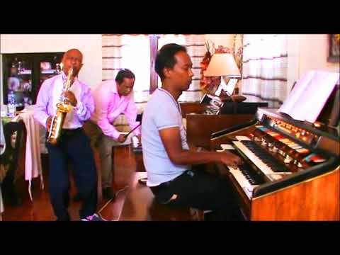 "AZA MANADINO AHY" by Sammy RAKOTOARIMALALA & Rindra Eric RAKOTOSAONINA