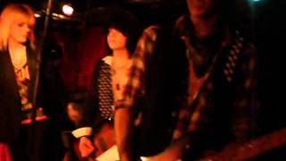 Tragic Gunns - Devil Woman