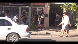 preview picture of video 'Pelea Express en Lujan de Cuyo. calle Saenz Peña.'