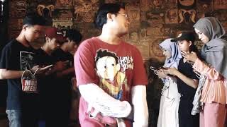 Download lagu Rafie Cakradara Feat Muvie - Ngopi Apa Ngopi ( Video Clip ) mp3 Download lagu Rafie Cakradara Feat Muvie - Ngopi Apa Ngopi ( Video Clip ) mp3