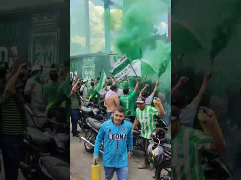"Despedida de atlético Nacional antes del encuentro contra el Tolima" Barra: Los del Sur &bull; Club: Atlético Nacional