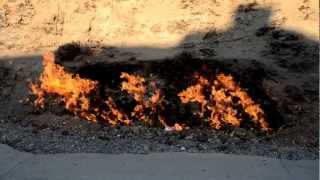 preview picture of video 'Baku - natural gas fire'