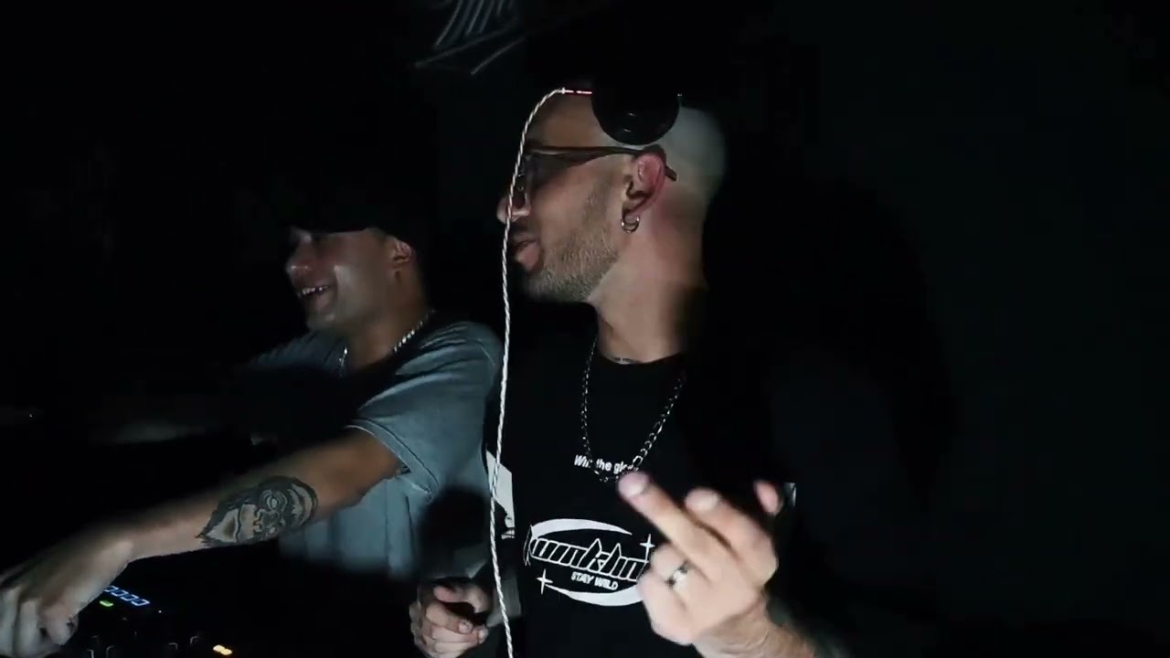 Nico Verna b2b G-Zion en la terraza de Glow Tandil - DieVisual producciones Miniatura del video: Nico Verna b2b G-Zion en la terraza de Glow Tandil - DieVisual producciones
