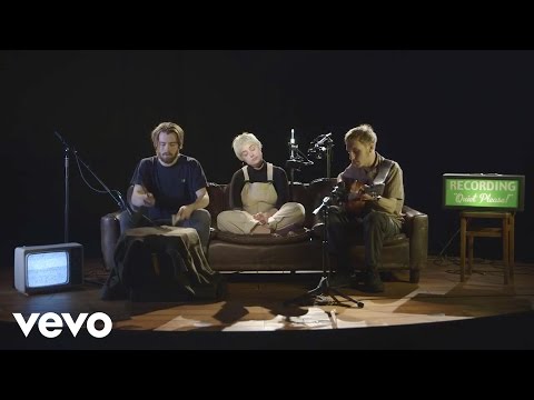 download lagu mp3 mp4 KAGOULE Mp3, download lagu KAGOULE Mp3 gratis, unduh video klip KAGOULE Mp3