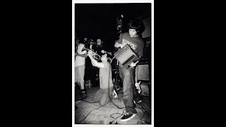 Neutral Milk Hotel - My Dream Girl Don&#39;t Exist