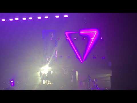 190922 DAY6 Gravity in Chicago - Shape of You/Like That Sun + Treasure/days gone by + Lucky/Blood