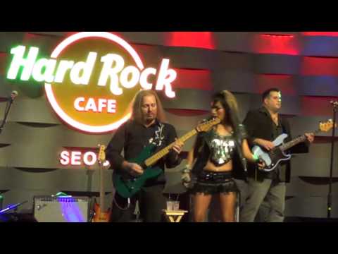 L.R.D. Band - Queen Medley. Hard Rock Cafe-Seoul