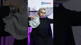 TUTORIAL HIJAB Segi Empat Cocok Buat Kumpul Keluarga Besar: Sopan Simple, No Ribet
