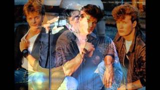 A-HA : Living at the end of the world