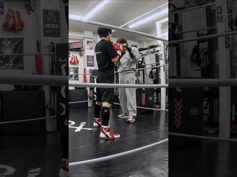 右フックに対してのディフェンス方法を解説2
