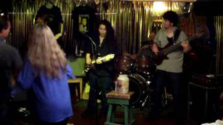 Liz Melendez joined by Mike Delaney Live at Darwins Blues 2