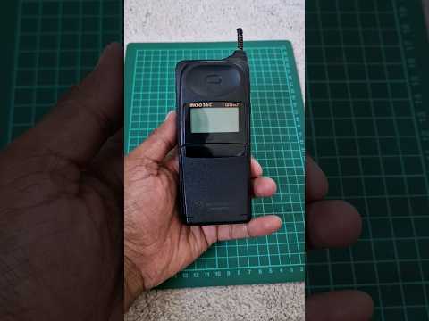 Motorola MicroTAC A Phone from 1989 | Tech Throwback #oldgadgets