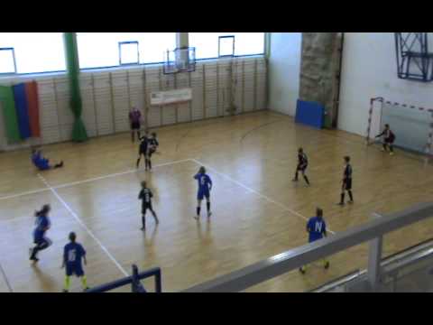 2013.12.15. W.A.P. Młodzi Przebojem Wolbrom Młodziki - Zielonka Wrząsowice Dziewczęta