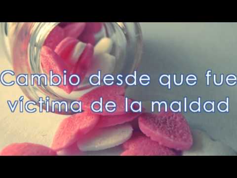 REDIMI2 - Ella no cree en el amor (Letra)