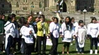 Susan Aglukark sings Osiem