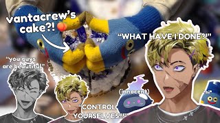 Vanta decorates cake, chat: 🍑 | NIJISANJI EN Vanta Cake Deco Handcam Moments