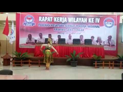 Jaipong gerimis munggaran by Hanum RN