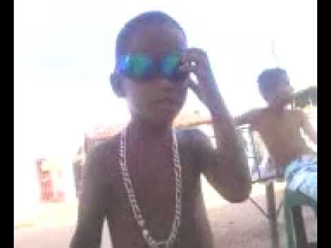 mc leo cantando vilao e apagao lok e ellsynho