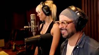 Sandoval y Jenny and the Mexicats “LA NOCHE”