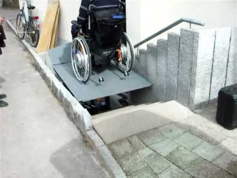 Lift für Rollstuhlfahrer - der Schwenklift III