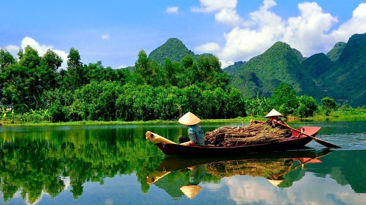 Mekong Boatmen