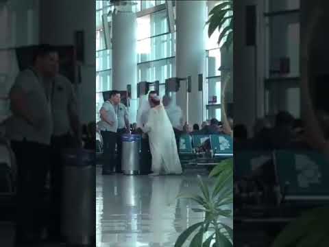 «Զվարթնոց» օդանավակայանում ֆրանսիահայ լրագրող Լեո Նիկոլյանին հարվածներով հրում ու գցում են գետնին