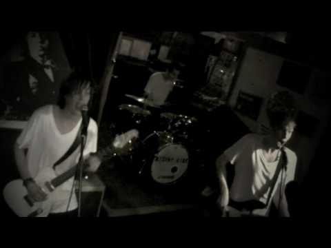 Misery Kids - Trapped /LIVE