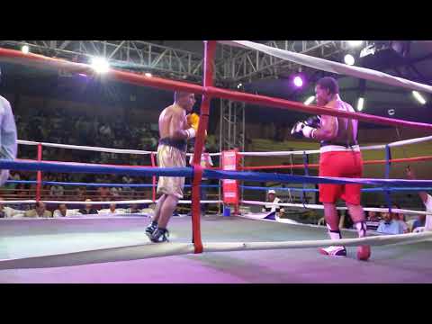 Primera pelea Profesional de Diego El Impacto Quiñonez