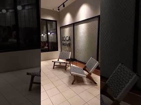 Mau tahu tempat nongkrong seru dengan jajanan viral yang bikin ngiler? Yuk, buruan coba dan rasakan sendiri kelezatannya...