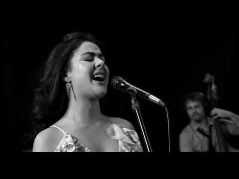 Camilla Faustino feat. Trio Guará - Tarde em Itapuã