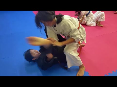 女子中学生柔術スパーリング２