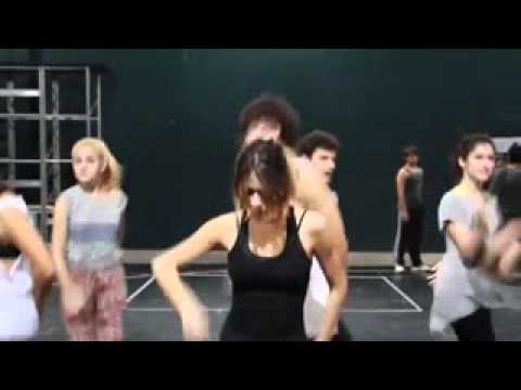 Violetta 2  Los chicos ensayan para Violetta en VIVO