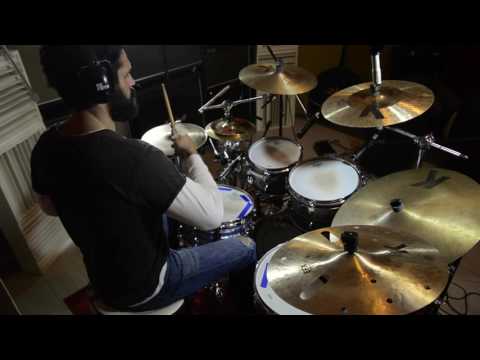 Linear groove with single and double strokes