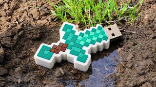 I Found My Friend's Secret Minecraft USB MQDEFAULT Thumbnail