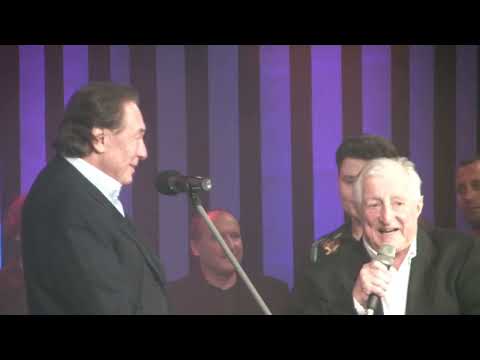 Pavel Bobek 75 s gratulantem Karlem Gottem