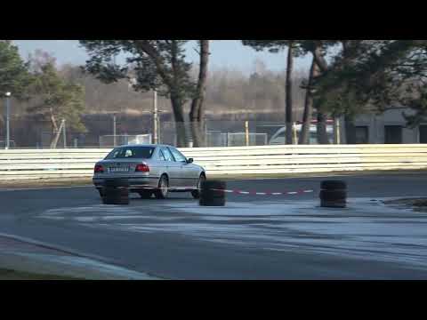 VI SuperOES Tor Poznań 15.01.2022 BMW e39 Joanna Kopaczyk, Wojciech Wojciechowicz