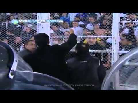 Vélez All Boys fue suspendido por incidentes