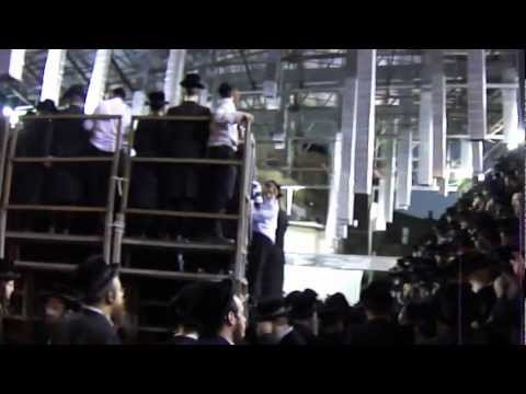 The Vitnitz Rebbe Bnei Barak