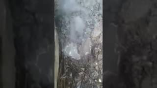 Geólogos tentam entender fenômeno que jorra água e vapor quentes no CE