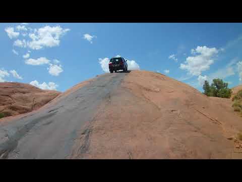 LX570 Moab Utah climb