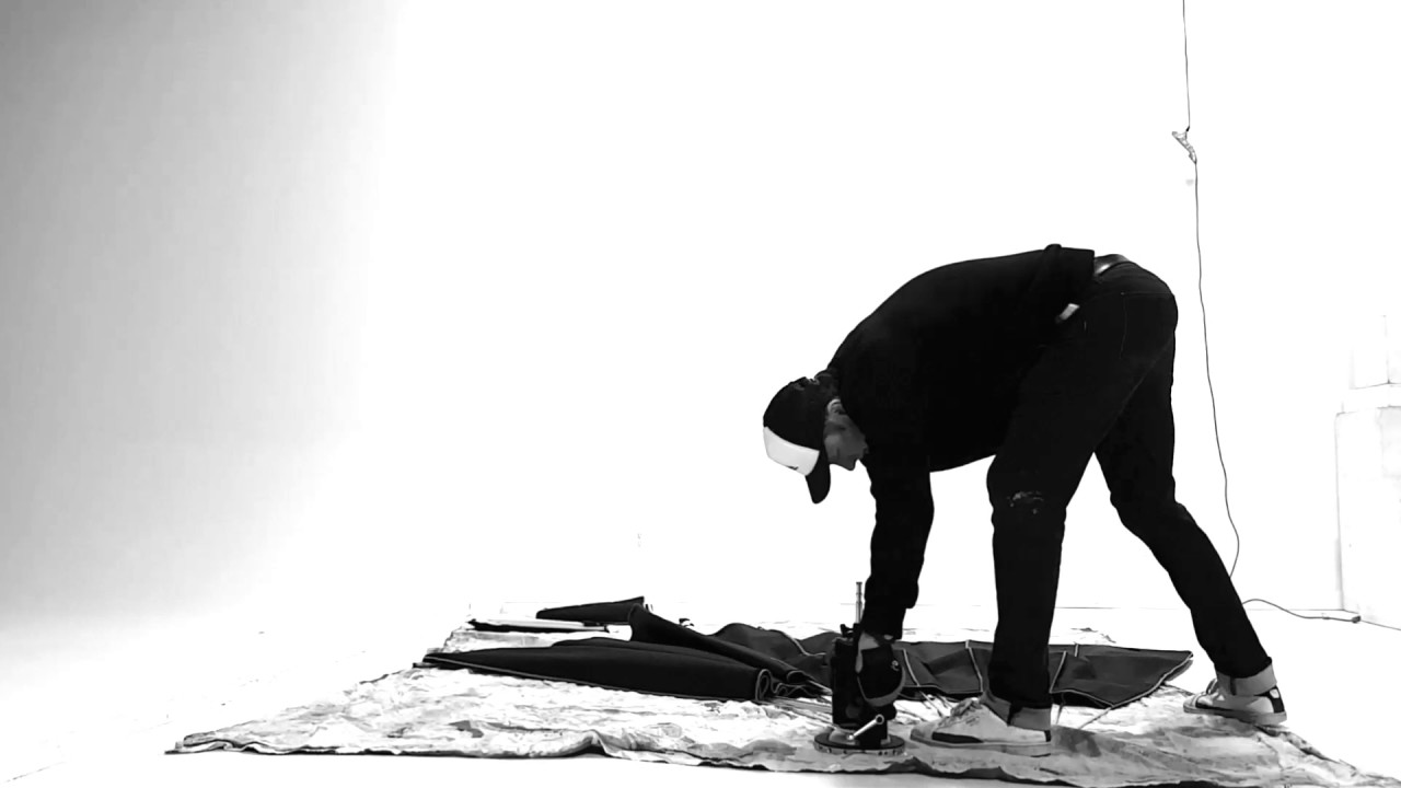 The Morning Hustle: Set up of Elinchrom litemotiv 190