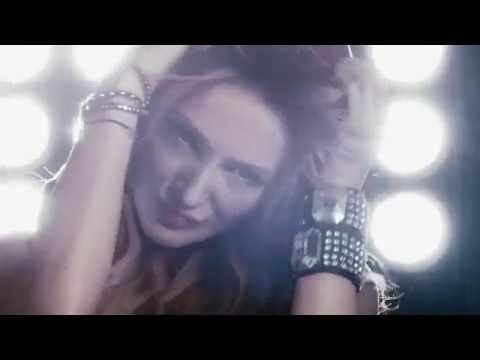 Nazlı - Saygı Duruşu