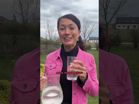 Zkus zařadit 1 sklenici vody se špetkou soli a trochou citronu denně pro dobrou hydrataci😉