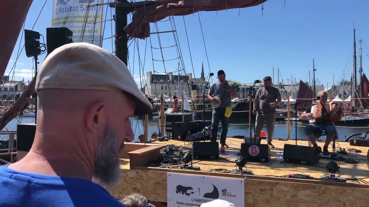 Brise-glace au Festival du Chant de marin –  La Presse d’Armor
