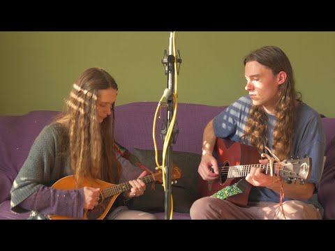 The Rabbitts - Pull Me Close (Live Session)